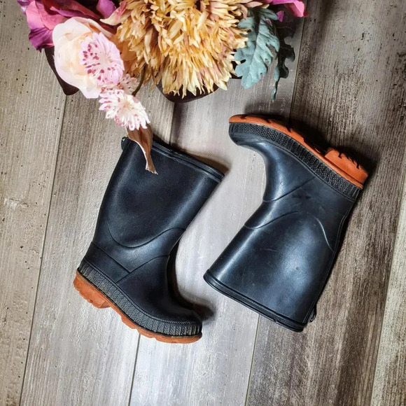 Kids Galoshes Rubber Waterproof Rain Chore Boots Size 6 Little Kid EUC - Picture 1 of 16